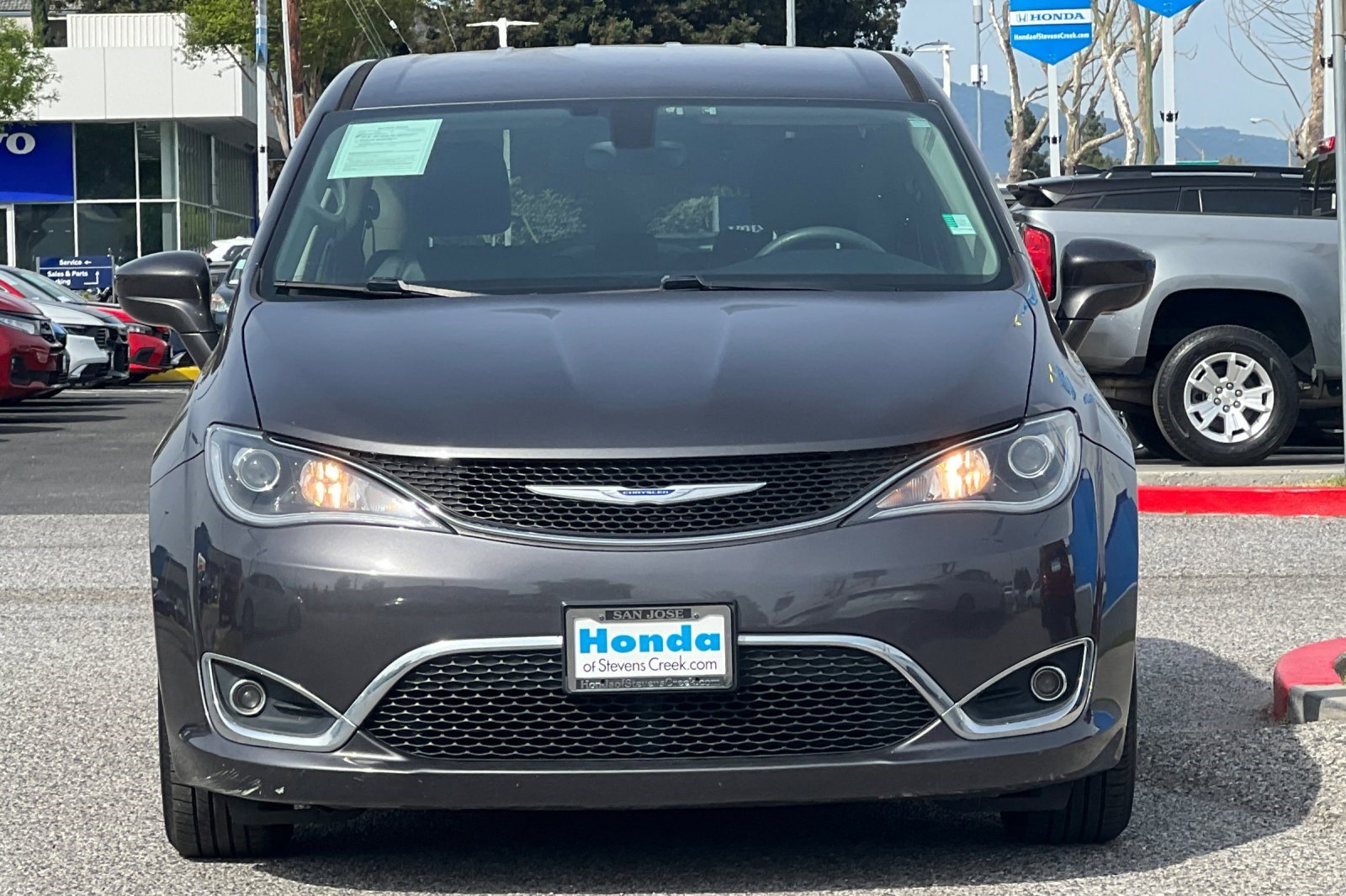 Used 2018 Chrysler Pacifica Touring Plus image 5