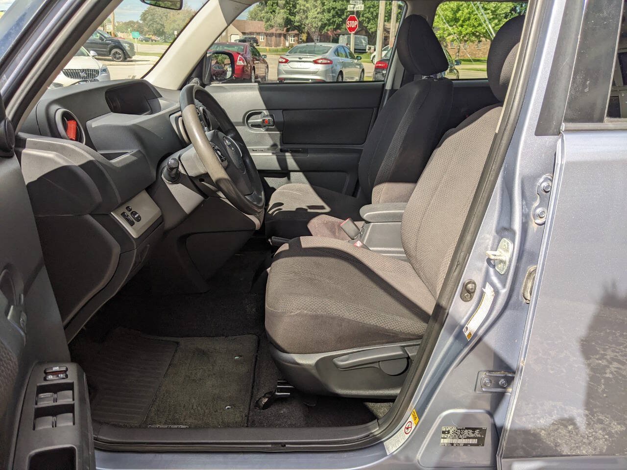 Used 2009 Scion xB FWD image 10