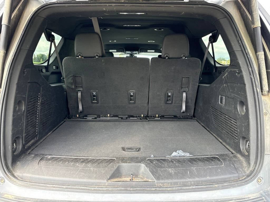 Used 2022 Chevrolet Suburban LT AWD/4WD image 9
