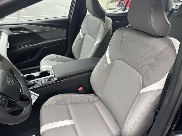 New 2026 Toyota Camry SE FWD image 15