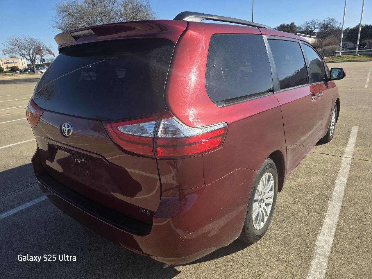 Used 2015 Toyota Sienna XLE image 6