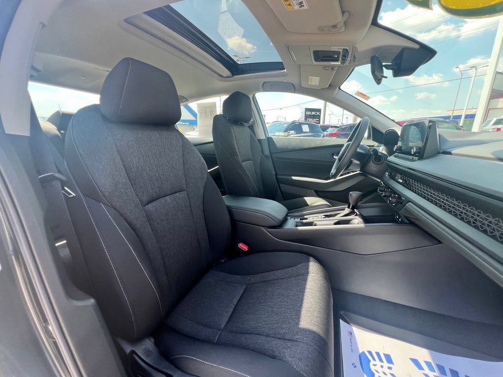 Used 2025 Honda Accord SE image 36