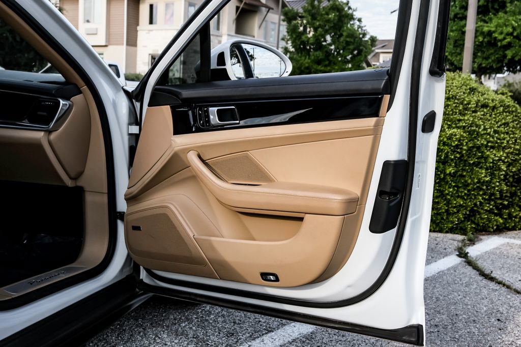 Used 2018 Porsche Panamera 4 image 56