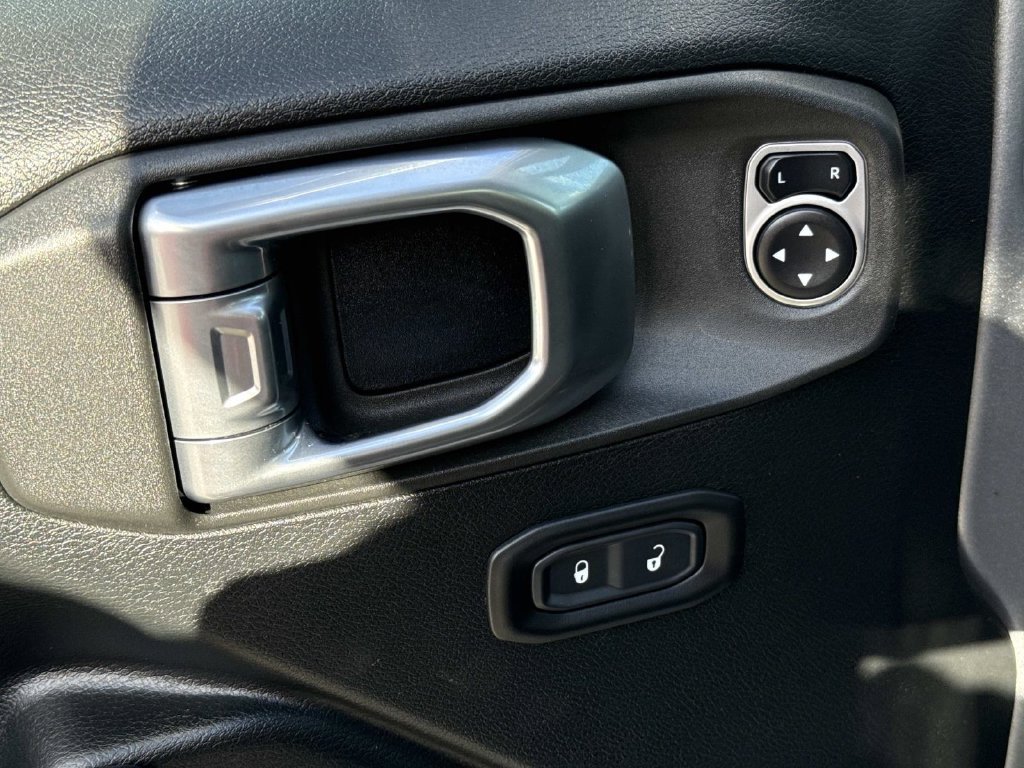 Used 2019 Jeep Wrangler Unlimited Sport S AWD/4WD image 22