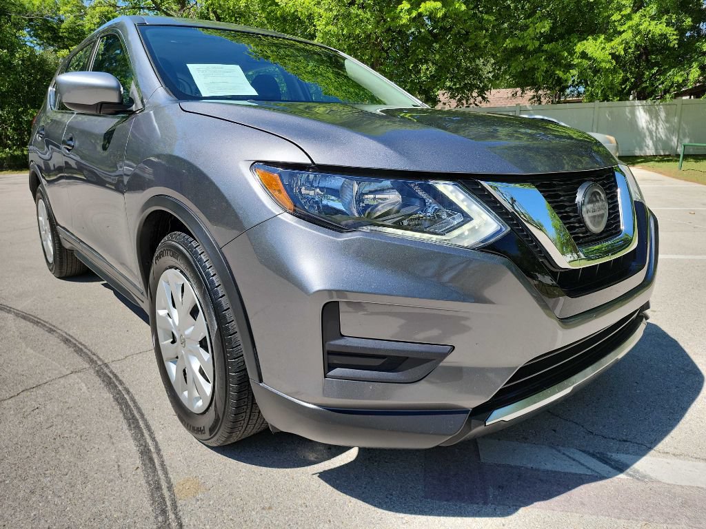 Used 2018 Nissan Rogue S FWD video 1