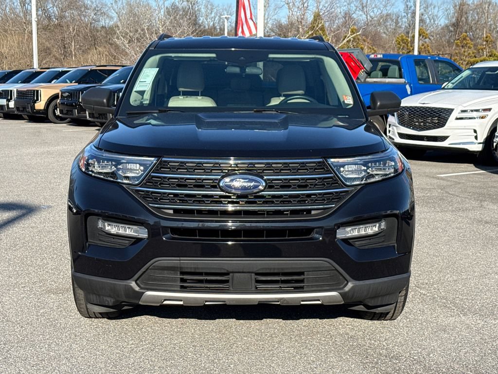Used 2023 Ford Explorer XLT w/ Equipment Group 202A AWD/4WD image 2