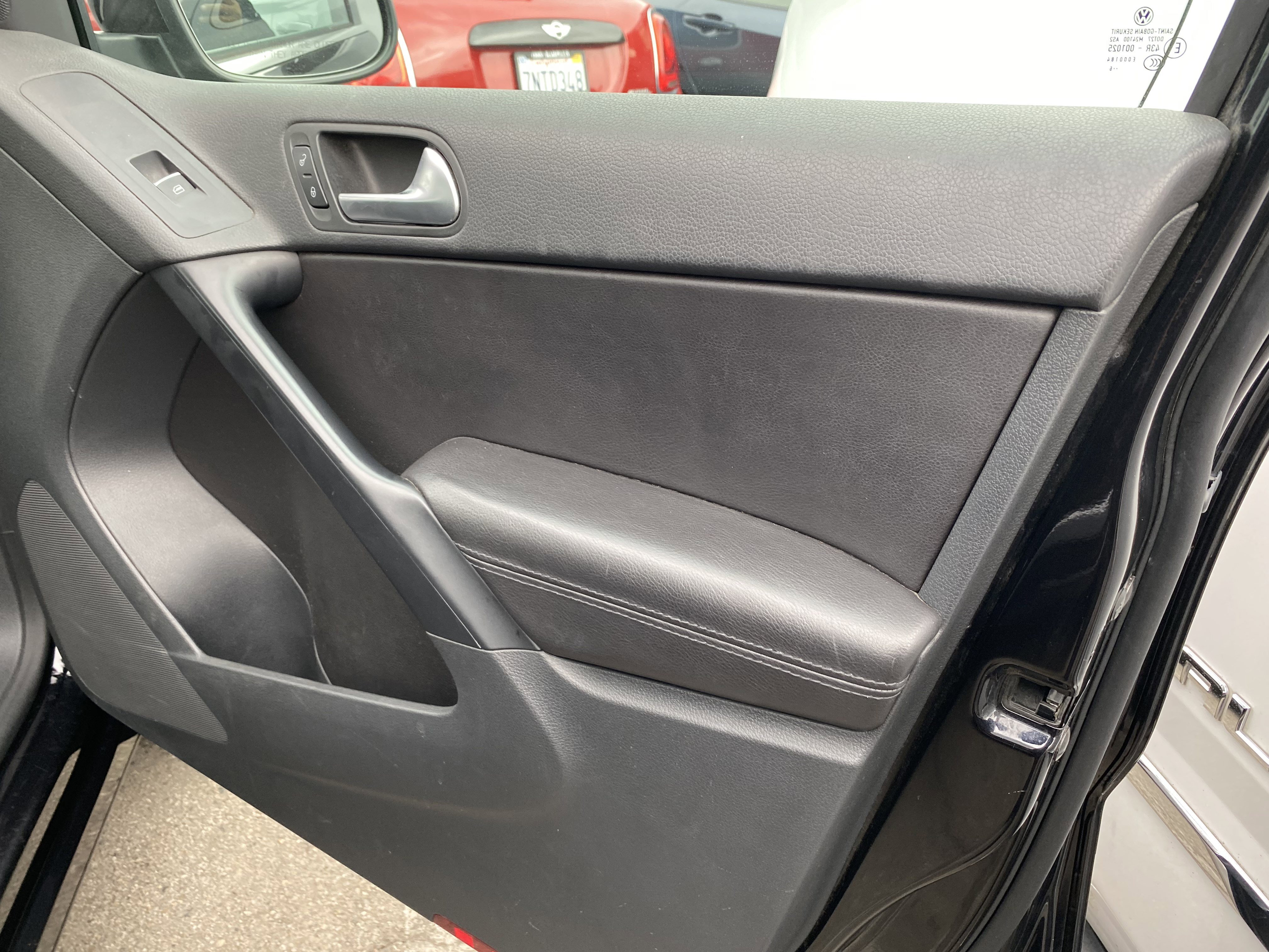 Used 2017 Volkswagen Tiguan Sport image 21