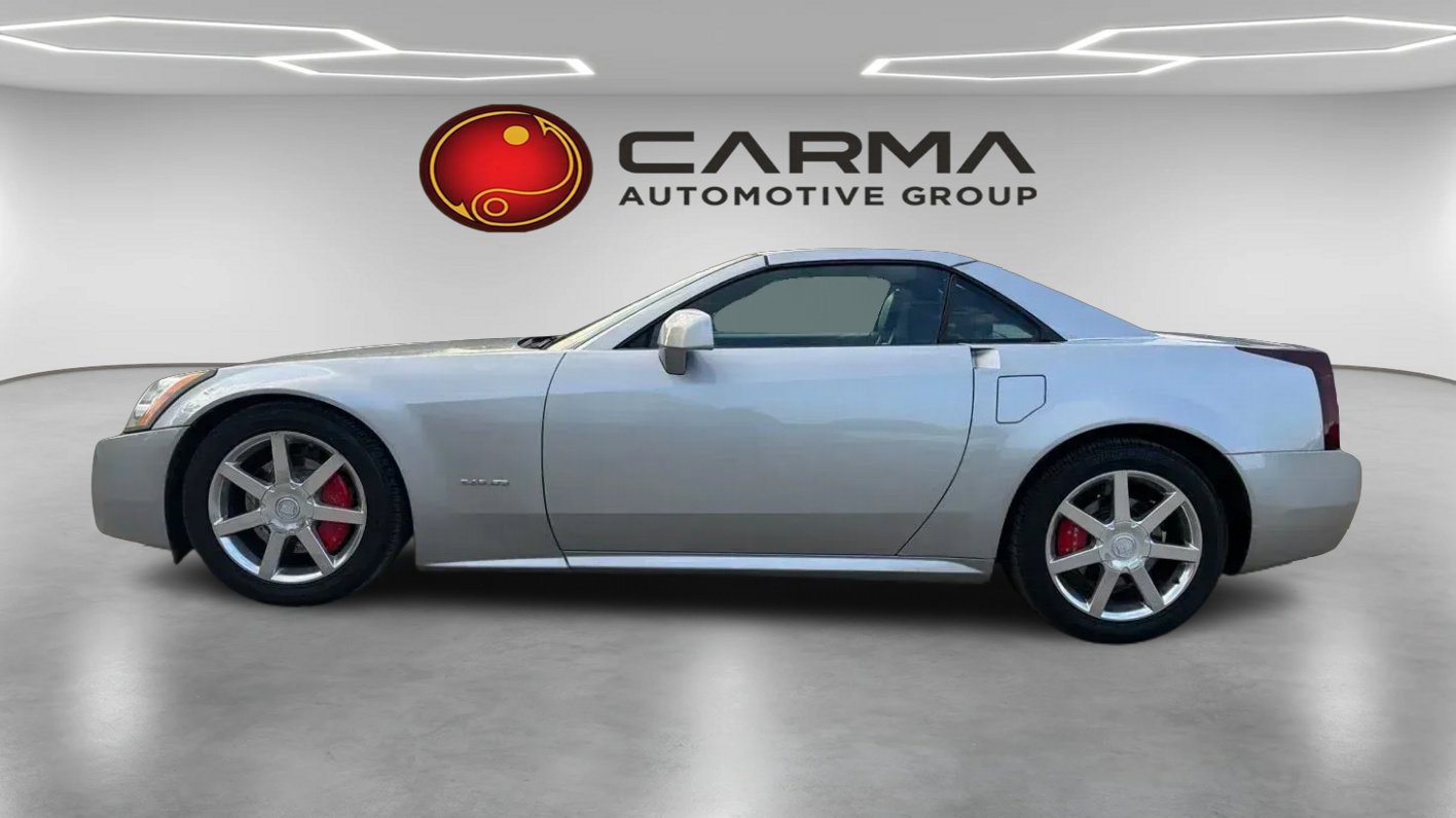 Used 2004 Cadillac XLR RWD image 2