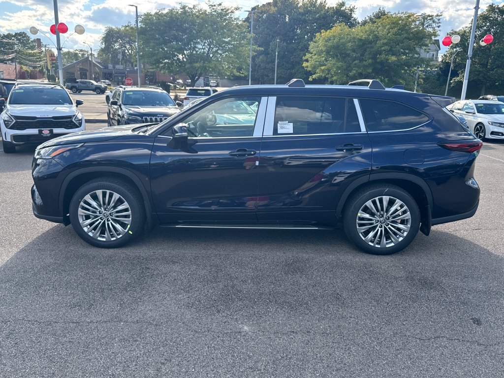 New 2026 Toyota Highlander Platinum AWD/4WD image 4