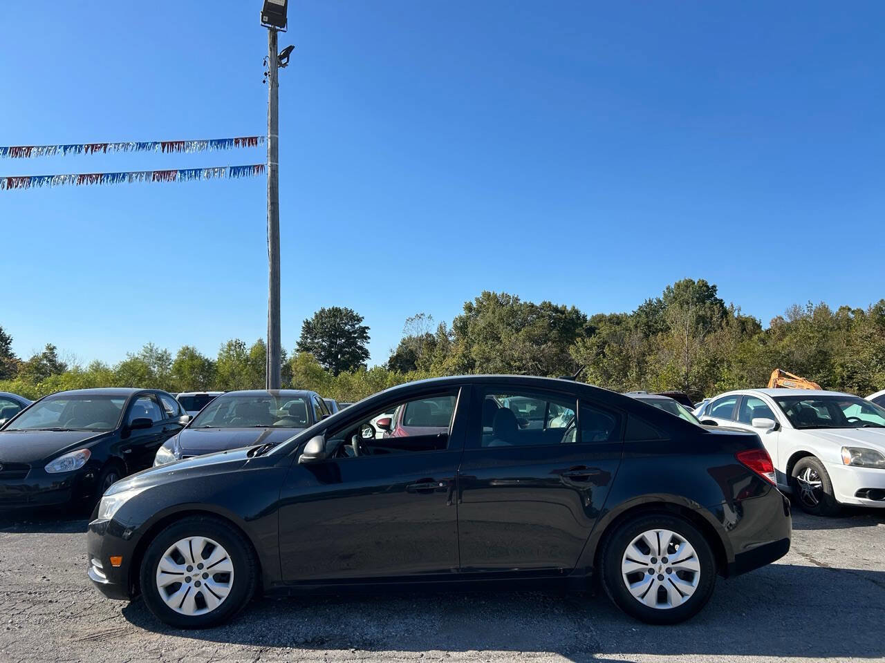 Used 2013 Chevrolet Cruze LS image 3