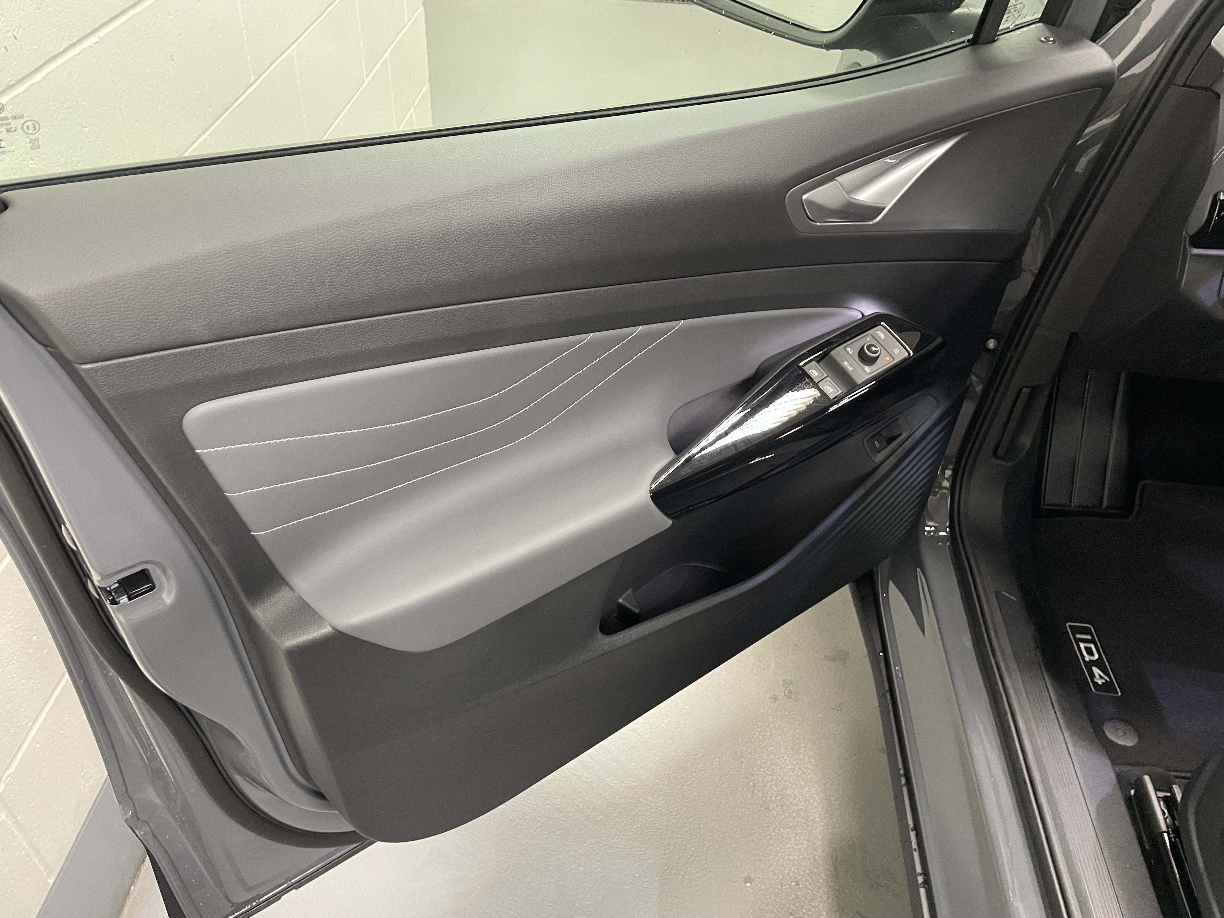 New 2025 Volkswagen ID.4 Pro S Plus AWD/4WD image 5