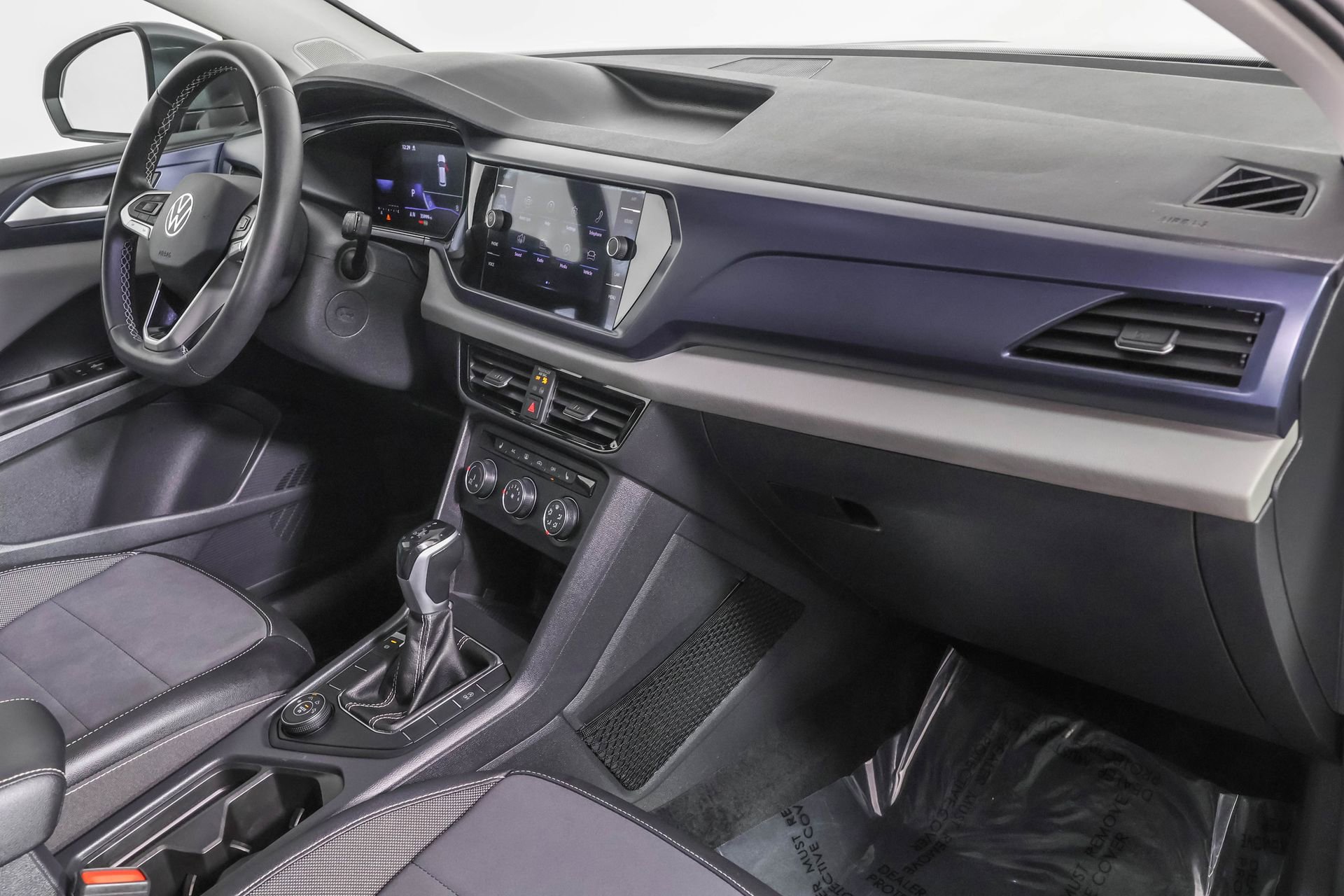 Used 2022 Volkswagen Taos SE w/ Panoramic Sunroof Package image 42