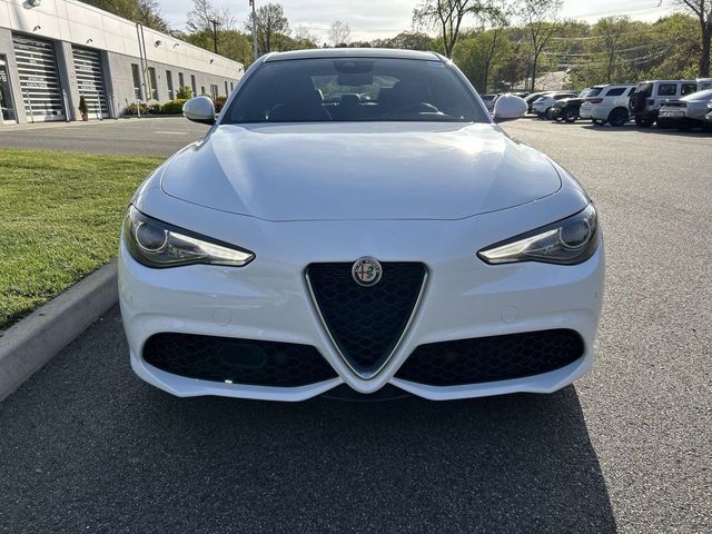 Used 2023 Alfa Romeo Giulia Ti AWD/4WD image 3