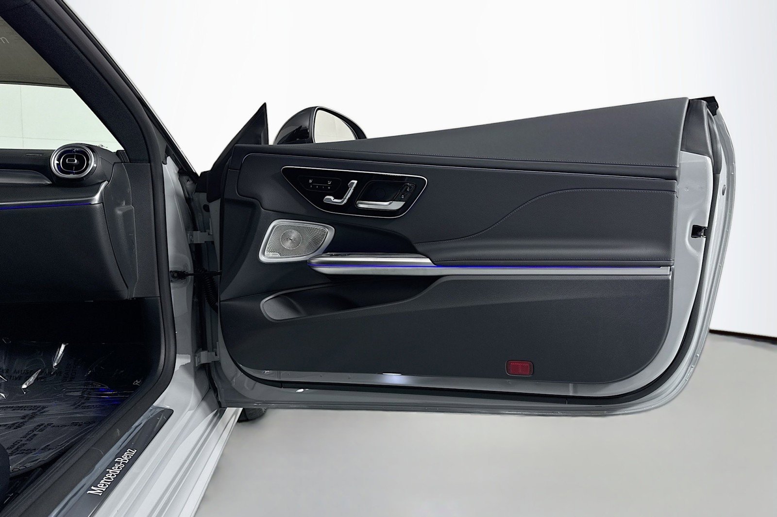 New 2026 Mercedes-Benz CLE 300 4MATIC Coupe image 23