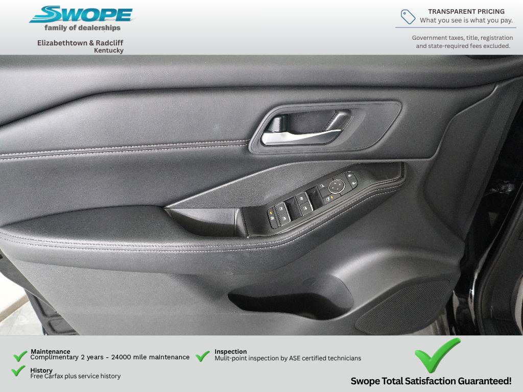 Used 2026 Nissan Rogue SL AWD/4WD image 14