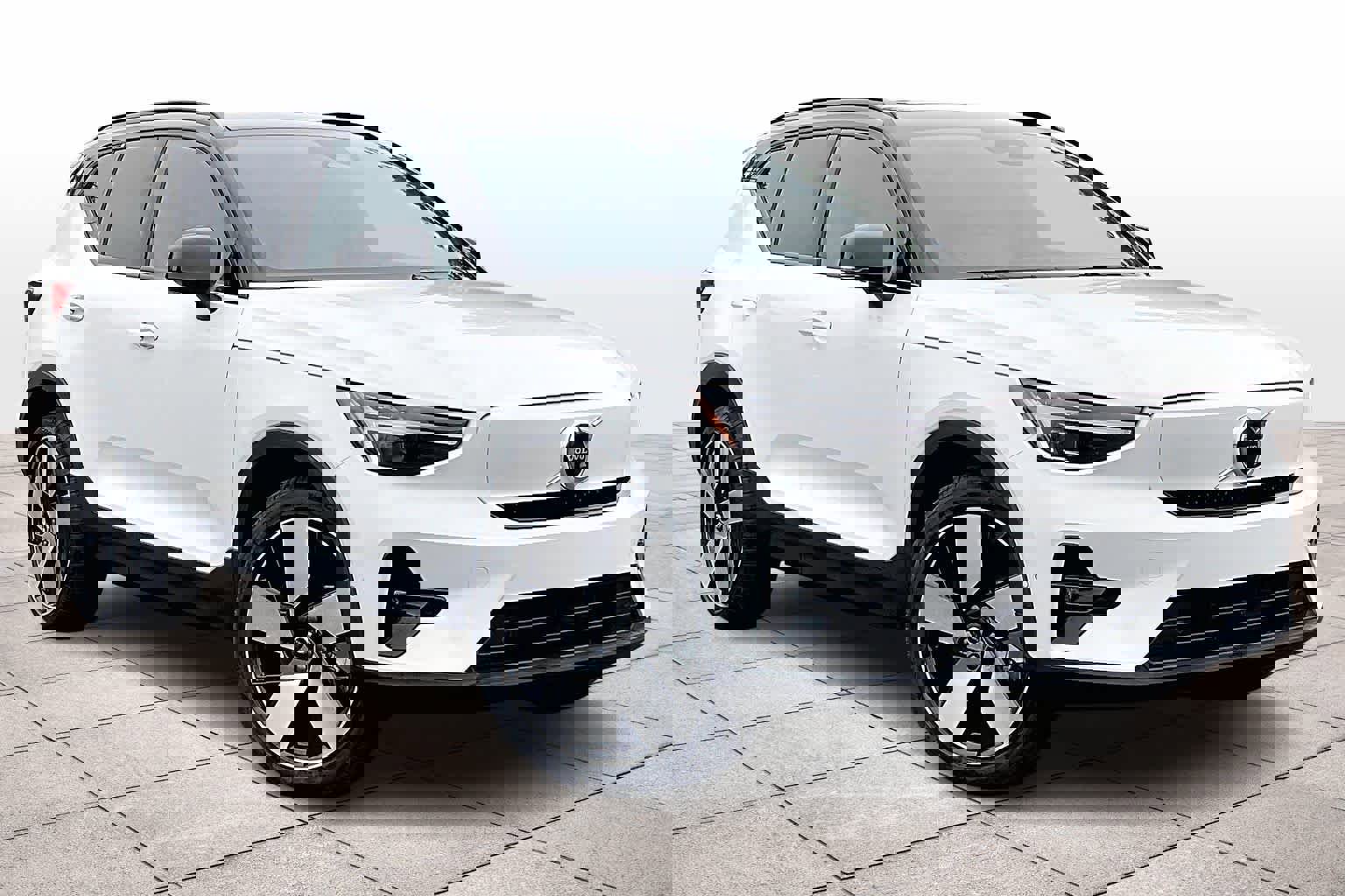 New 2026 Volvo EX40 Plus w/ Climate Package image 2