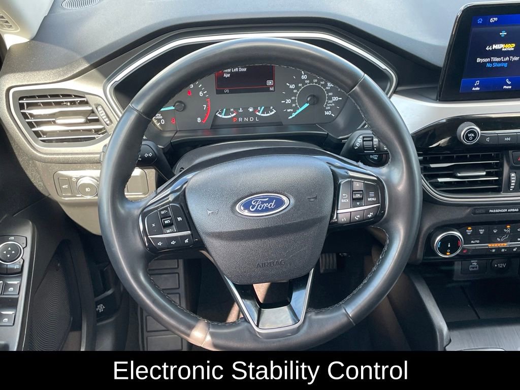 Used 2022 Ford Escape SEL image 16