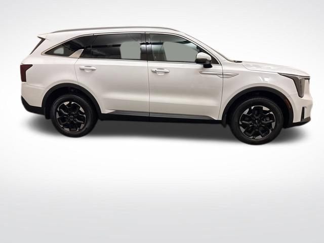 Certified 2025 Kia Sorento S image 4