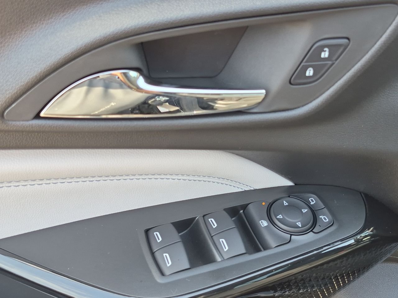New 2026 Chevrolet Trax LT w/ Driver Confidence Package FWD image 23