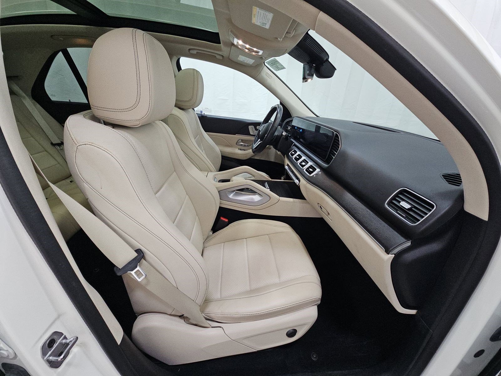 Used 2022 Mercedes-Benz GLE 350 w/ Premium Package image 11