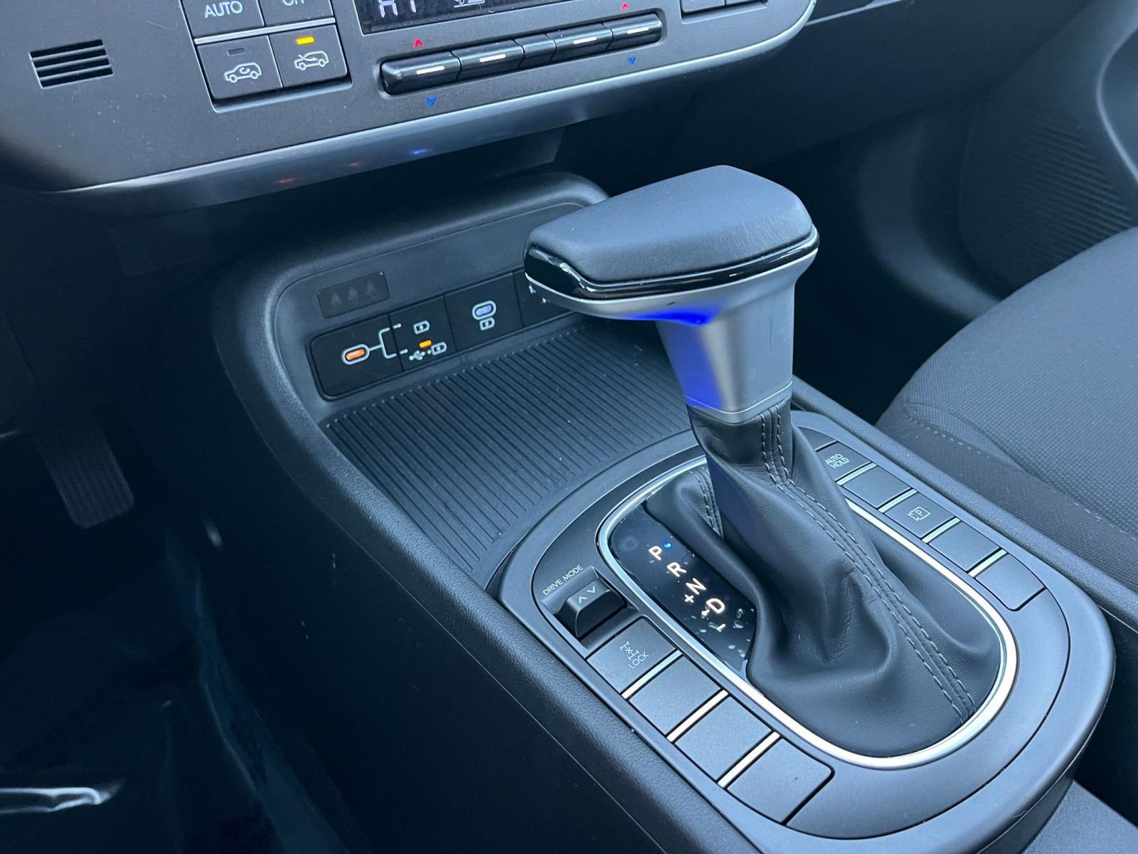 Used 2025 Hyundai Kona SEL image 41