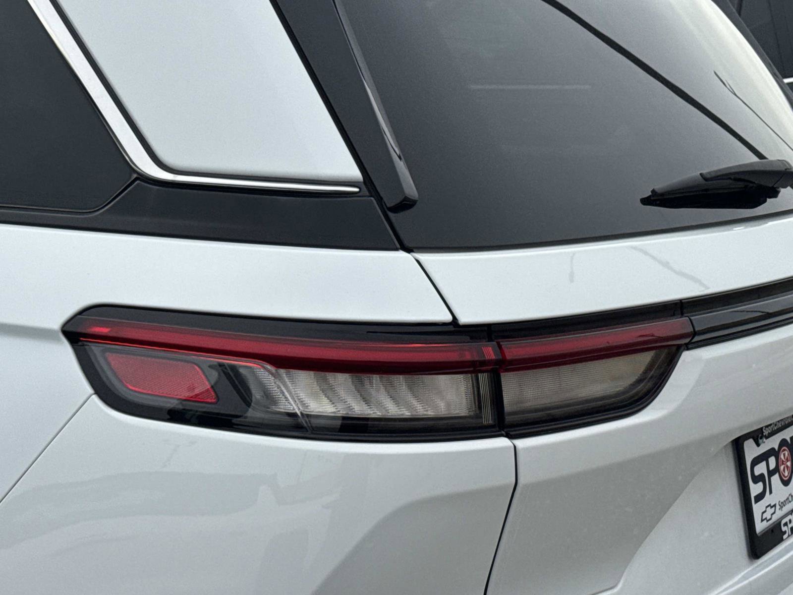 Used 2022 Jeep Grand Cherokee Overland w/ Advanced Protech Group III image 31