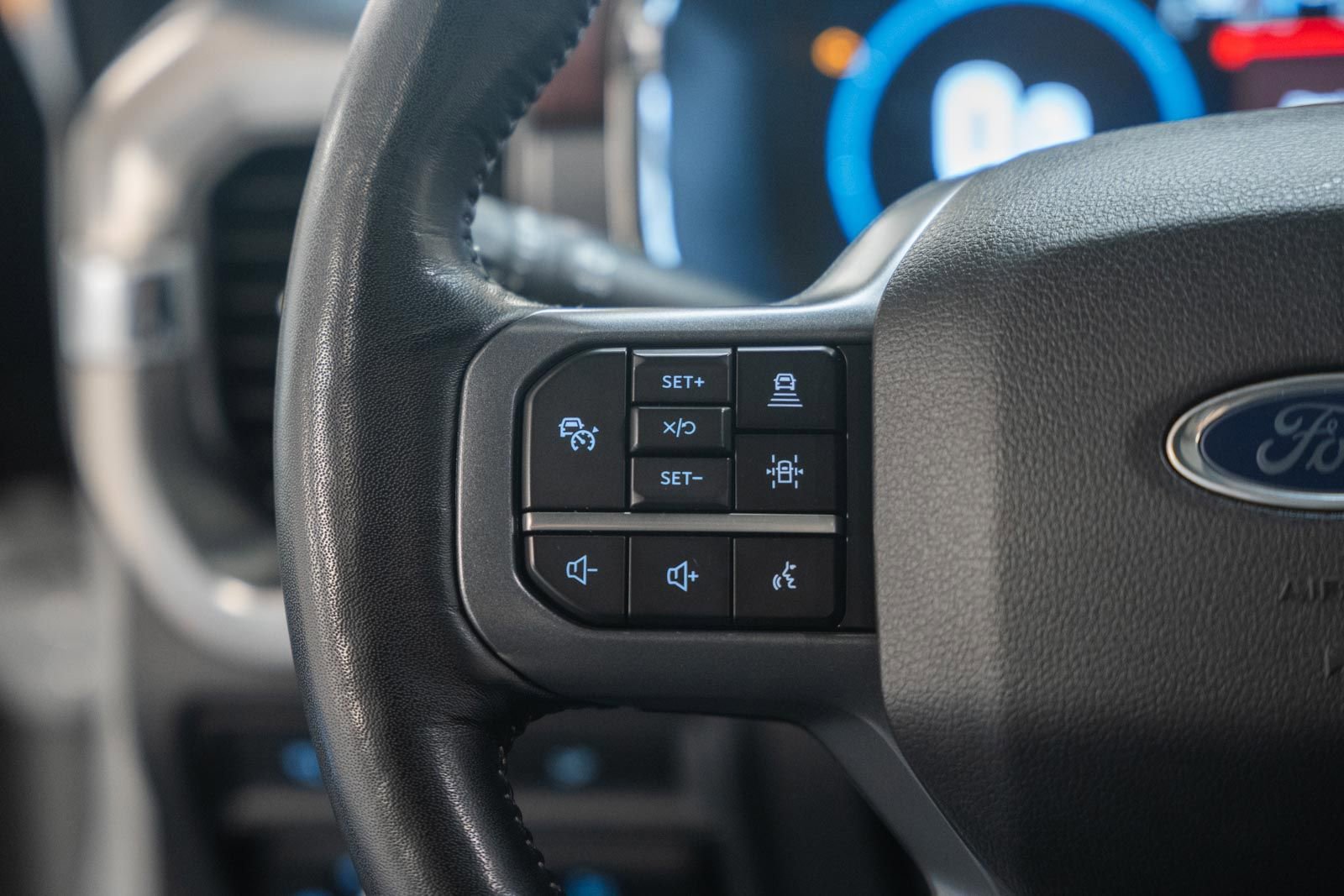 Used 2023 Ford F150 Lariat w/ Equipment Group 502A High image 38