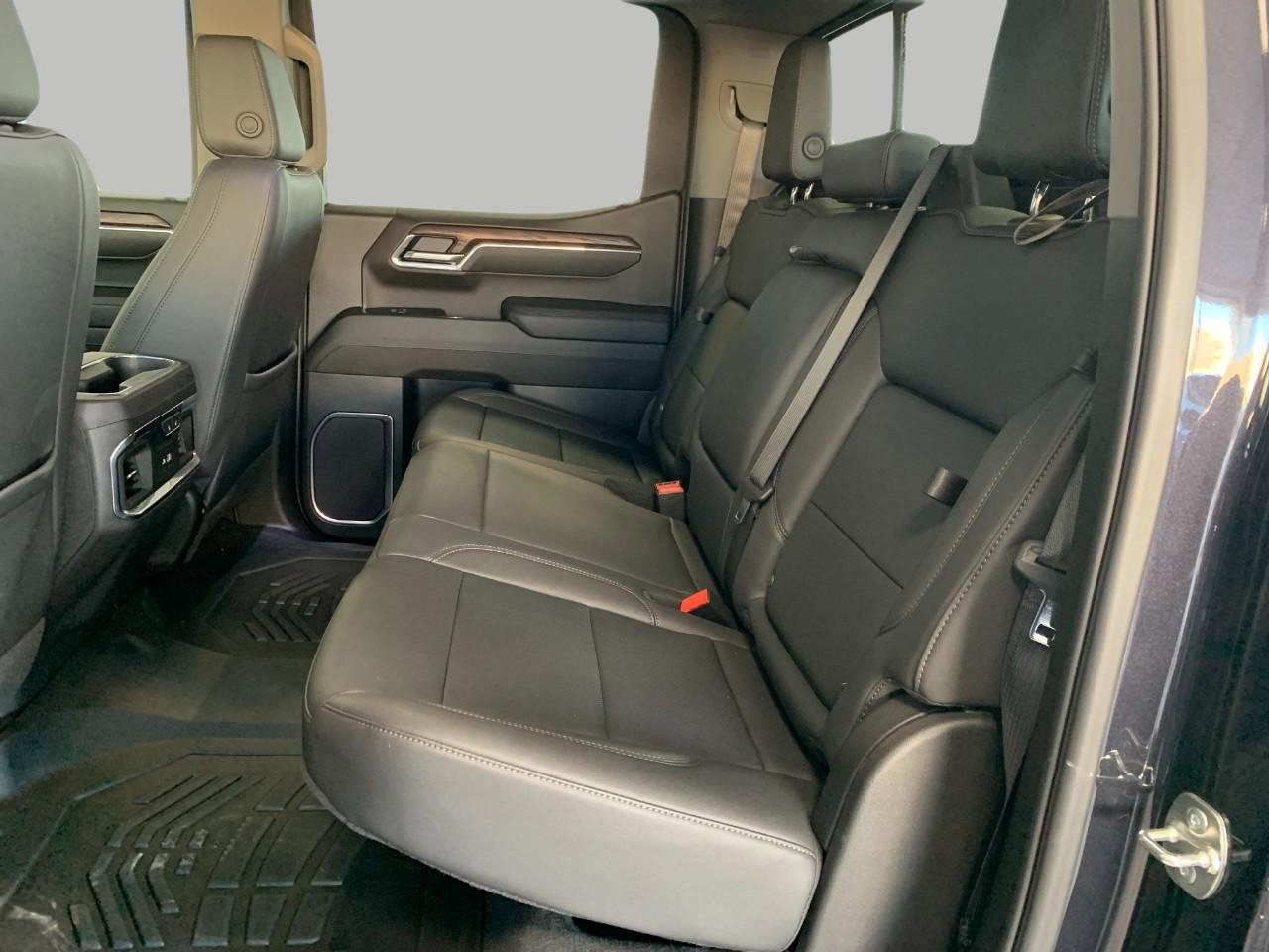 Used 2025 GMC Sierra 1500 SLT w/ SLT Convenience Package image 16