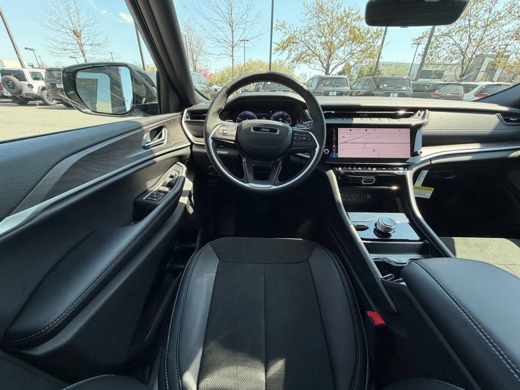 New 2026 Jeep Grand Cherokee Altitude AWD/4WD image 12