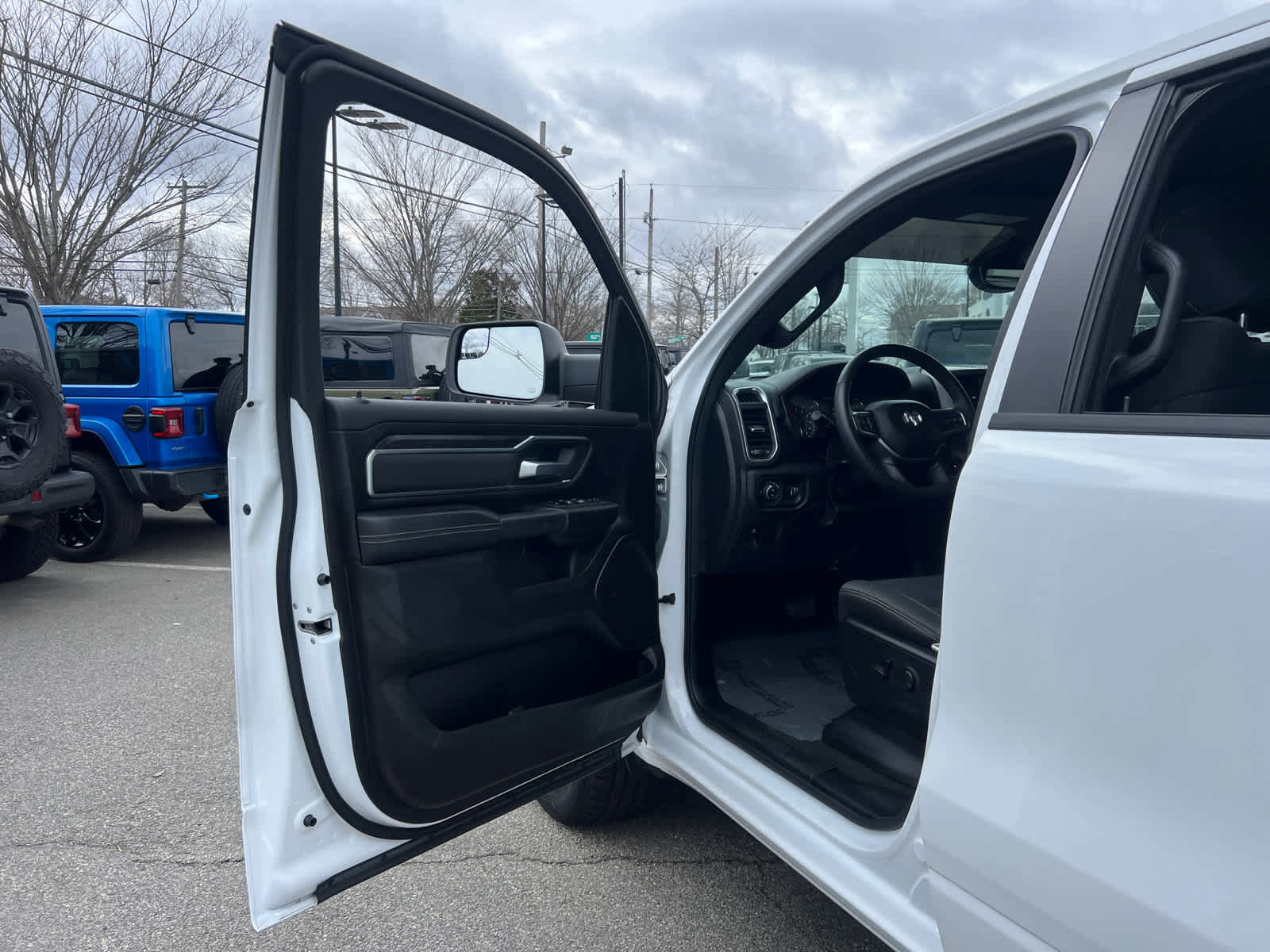 Used 2024 RAM 1500 Big Horn AWD/4WD image 15
