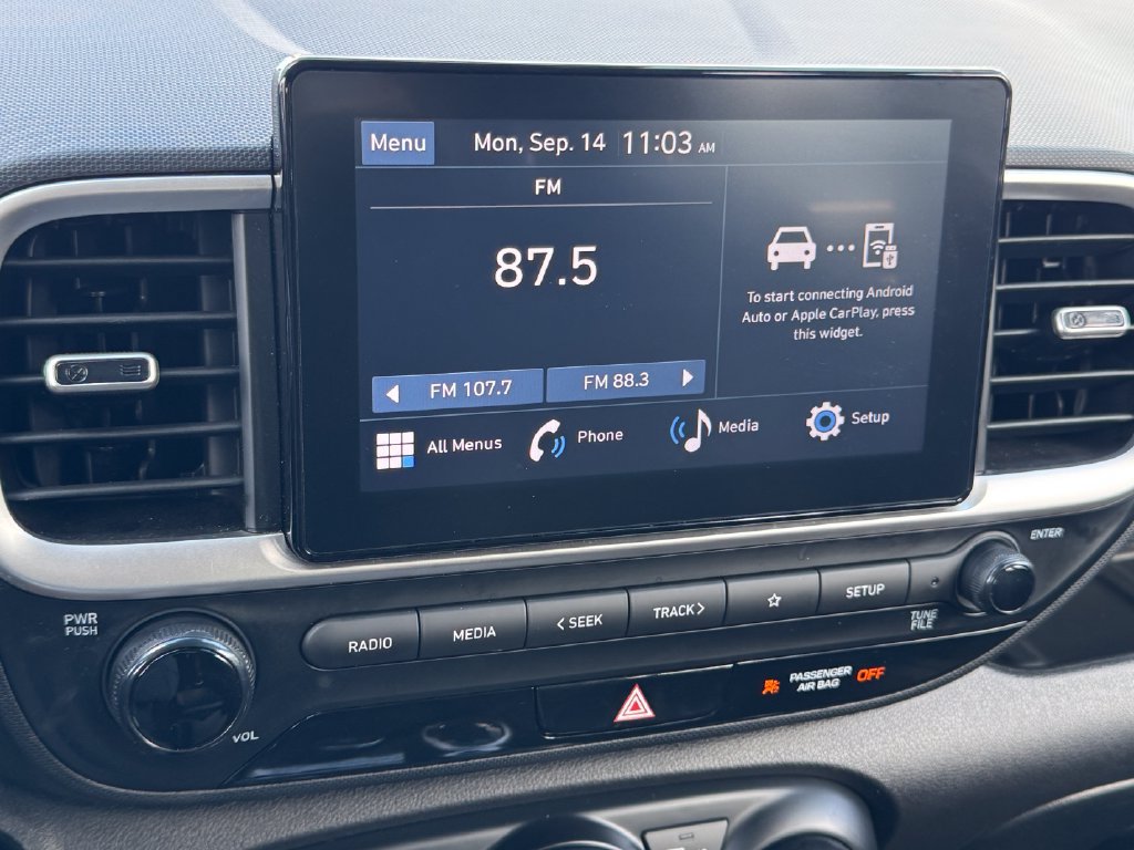 Used 2025 Hyundai Venue SEL FWD image 22