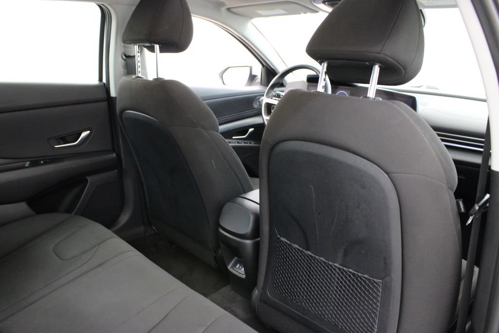 Used 2025 Hyundai Elantra SEL FWD image 21