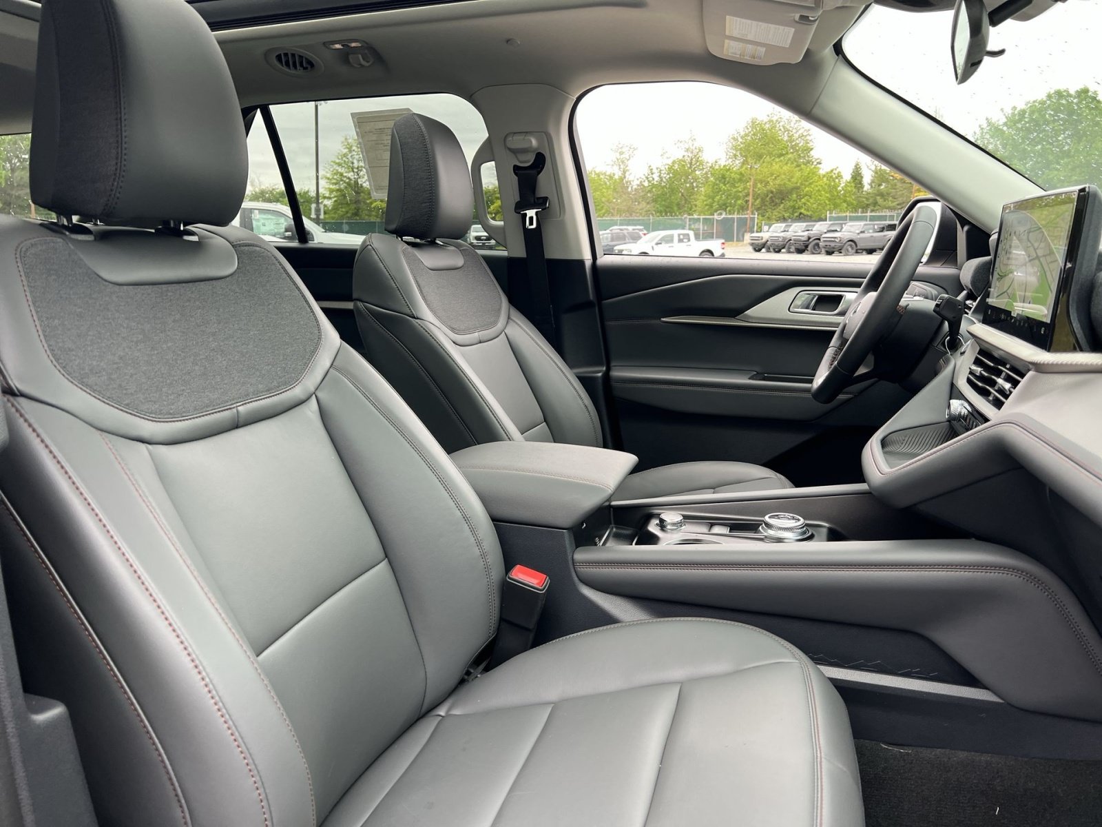New 2026 Ford Explorer Active w/ Active Comfort Package AWD/4WD image 28
