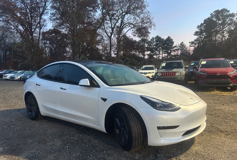 Used 2023 Tesla Model 3 Standard Range image 7