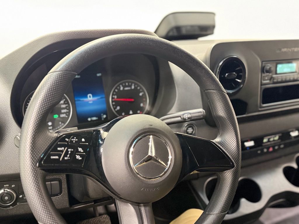 Used 2025 Mercedes-Benz Sprinter 2500 image 14