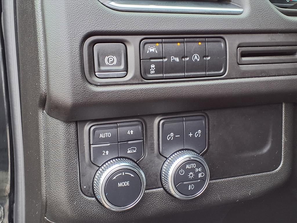 Used 2024 GMC Yukon XL SLE image 29