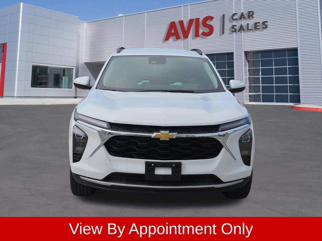 Used 2025 Chevrolet Trax LT w/ LT Convenience Package FWD image 2