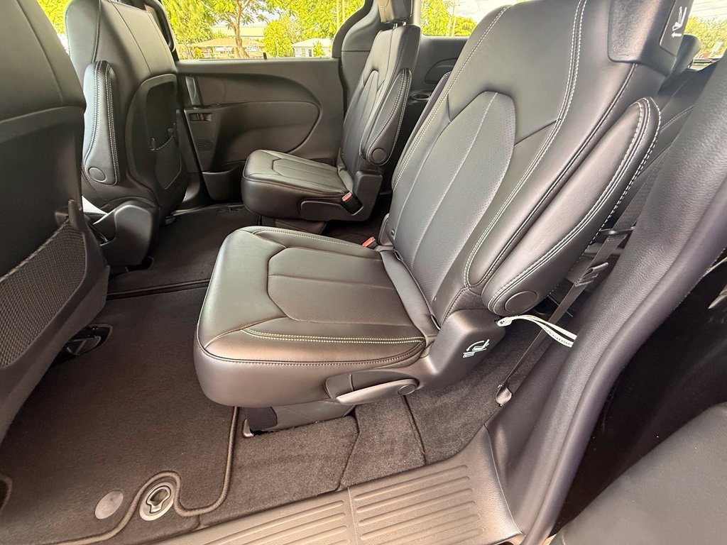 New 2027 Chrysler Pacifica LX FWD image 26