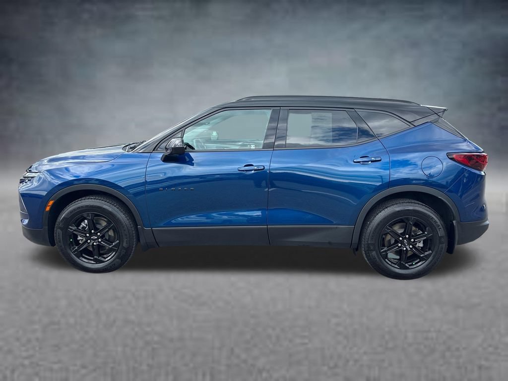 Used 2023 Chevrolet Blazer LT w/ Convenience Package AWD/4WD image 2