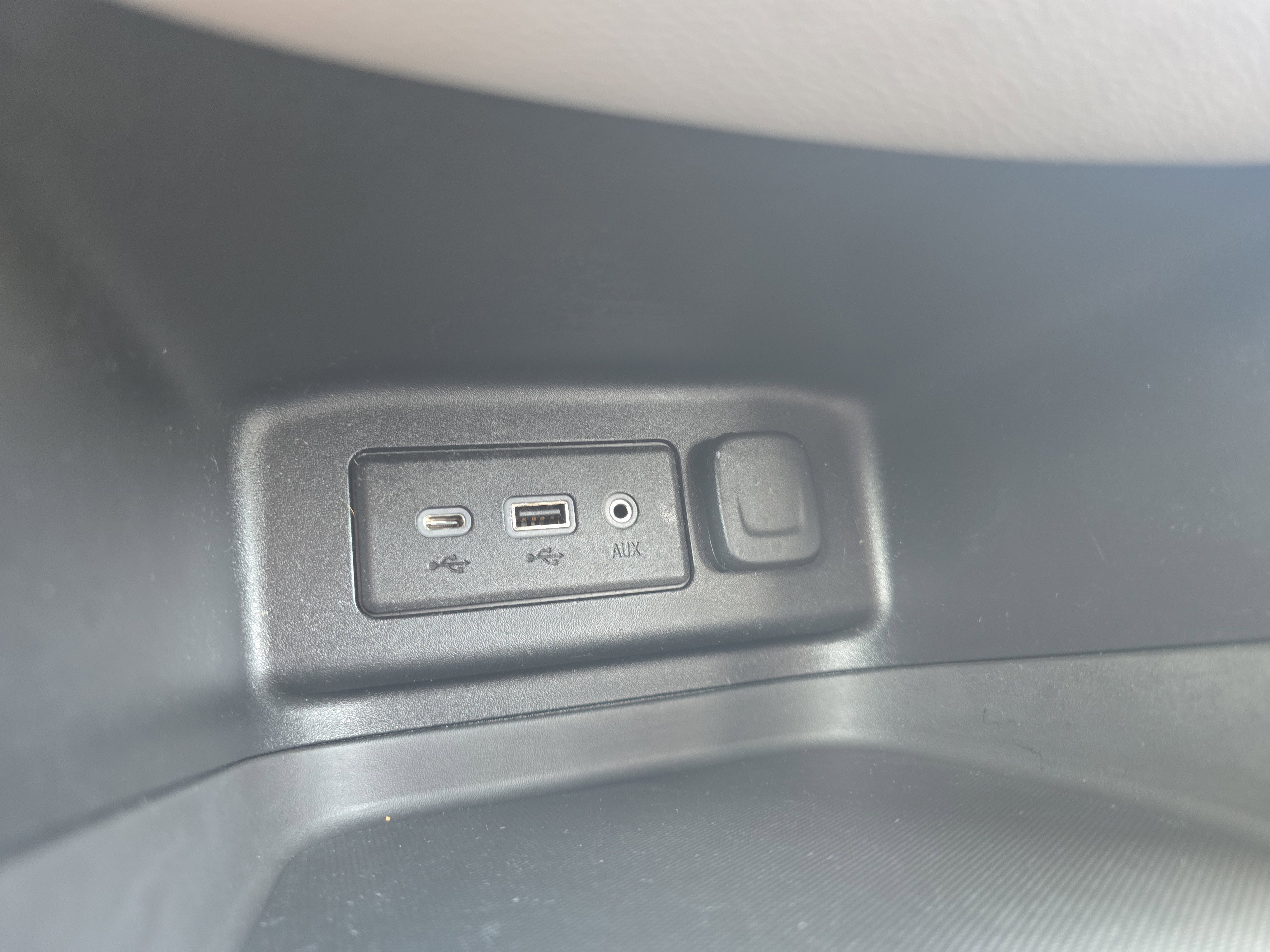 Used 2019 Chevrolet Equinox LS w/ LS Convenience Package image 29