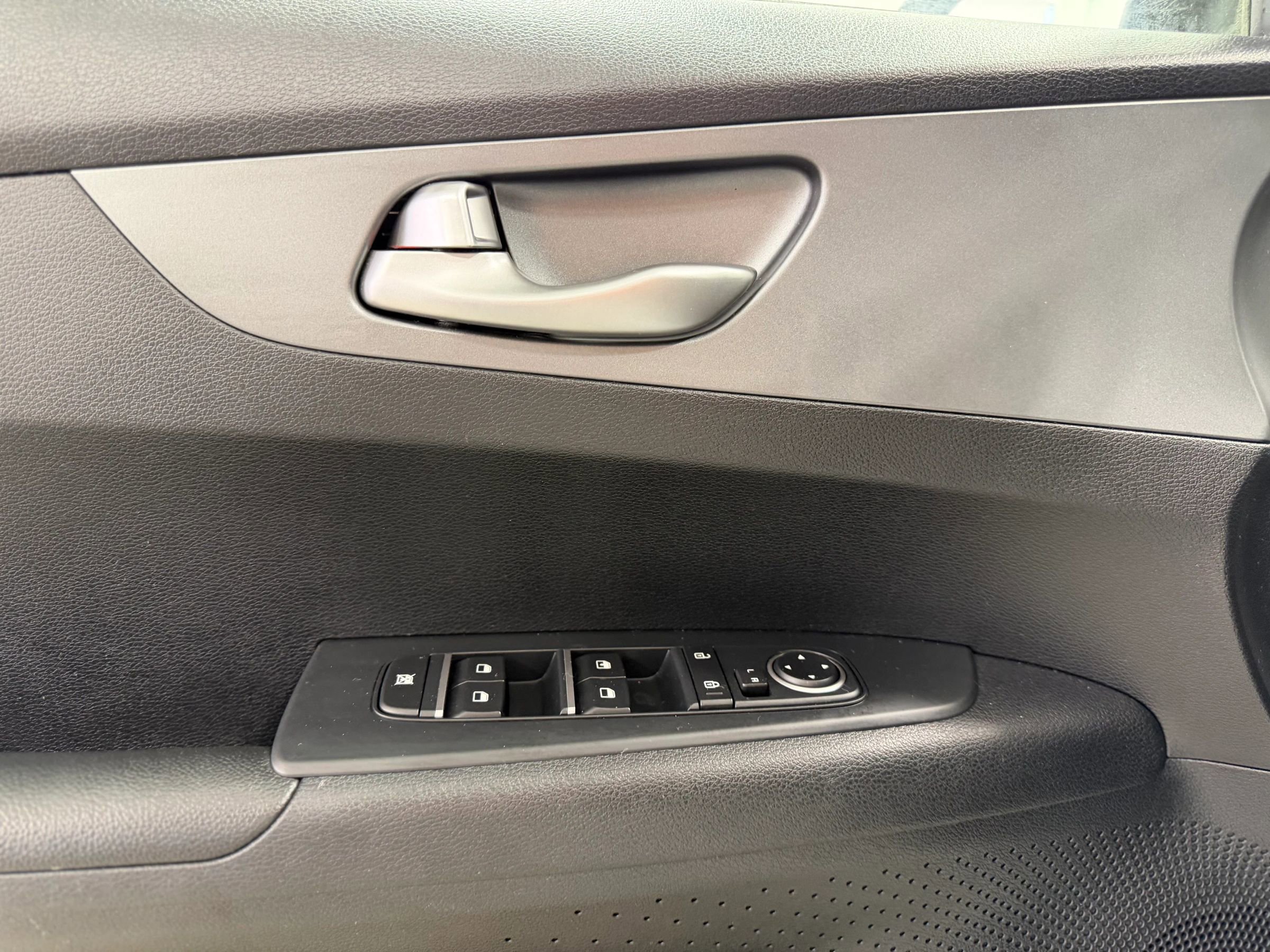 Used 2019 Kia Forte LXS image 12