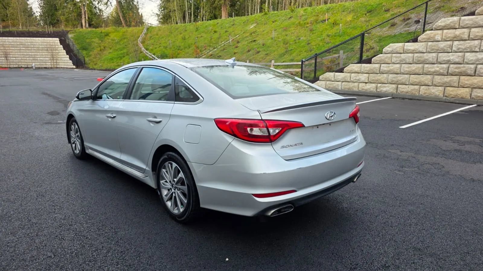 Used 2015 Hyundai Sonata Sport image 3