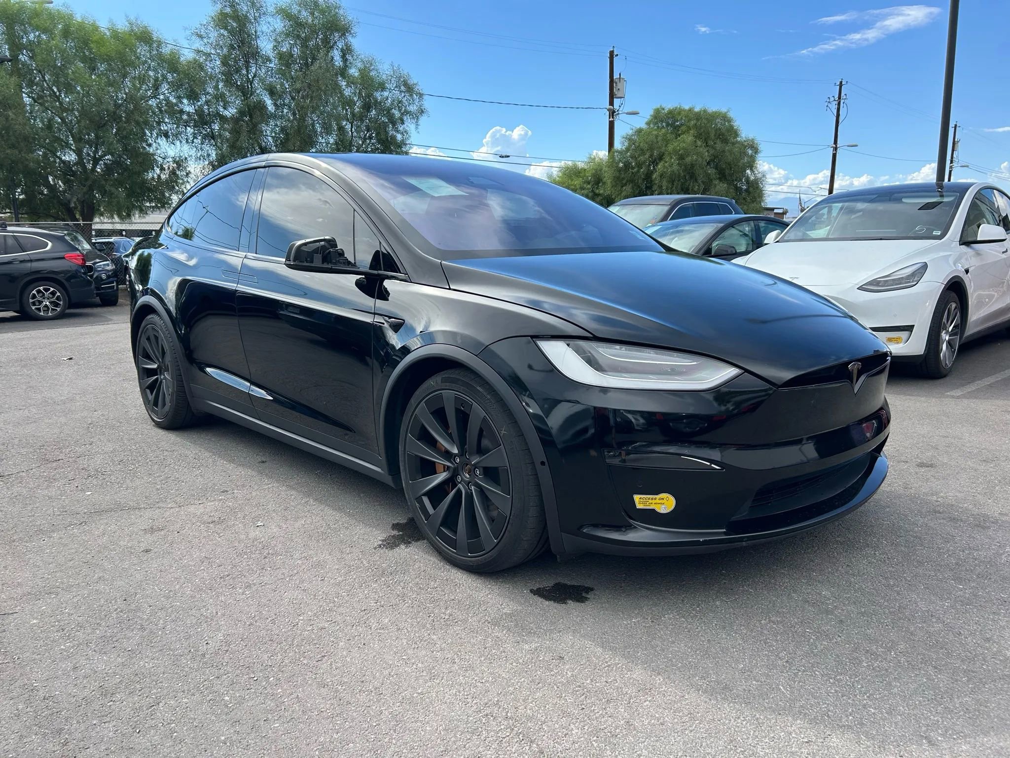 Used 2022 Tesla Model X image 3
