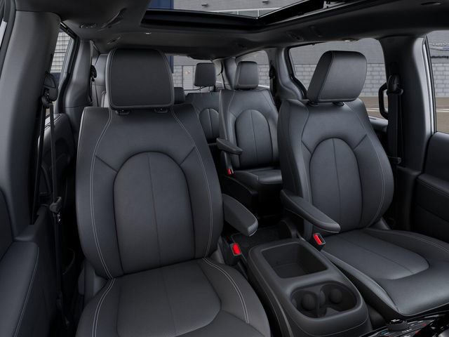New 2026 Chrysler Pacifica Select image 9