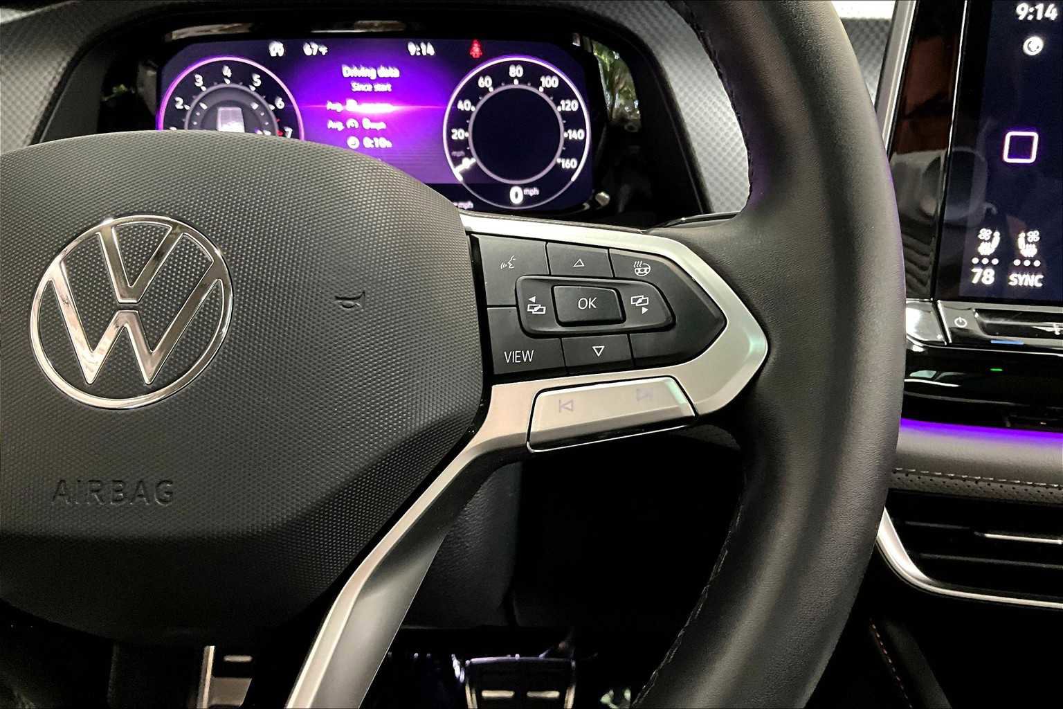 Used 2025 Volkswagen Atlas Peak Edition SE image 22