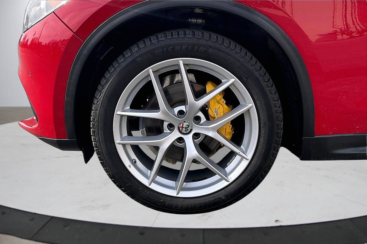 Used 2019 Alfa Romeo Stelvio Ti image 35