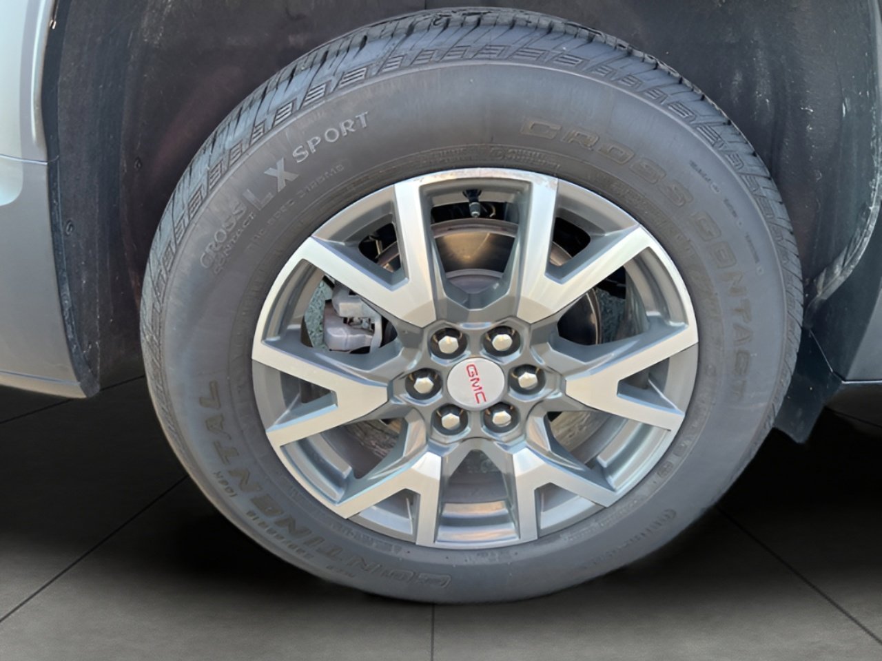 Used 2023 GMC Acadia SLE w/ Driver Convenience Package image 39