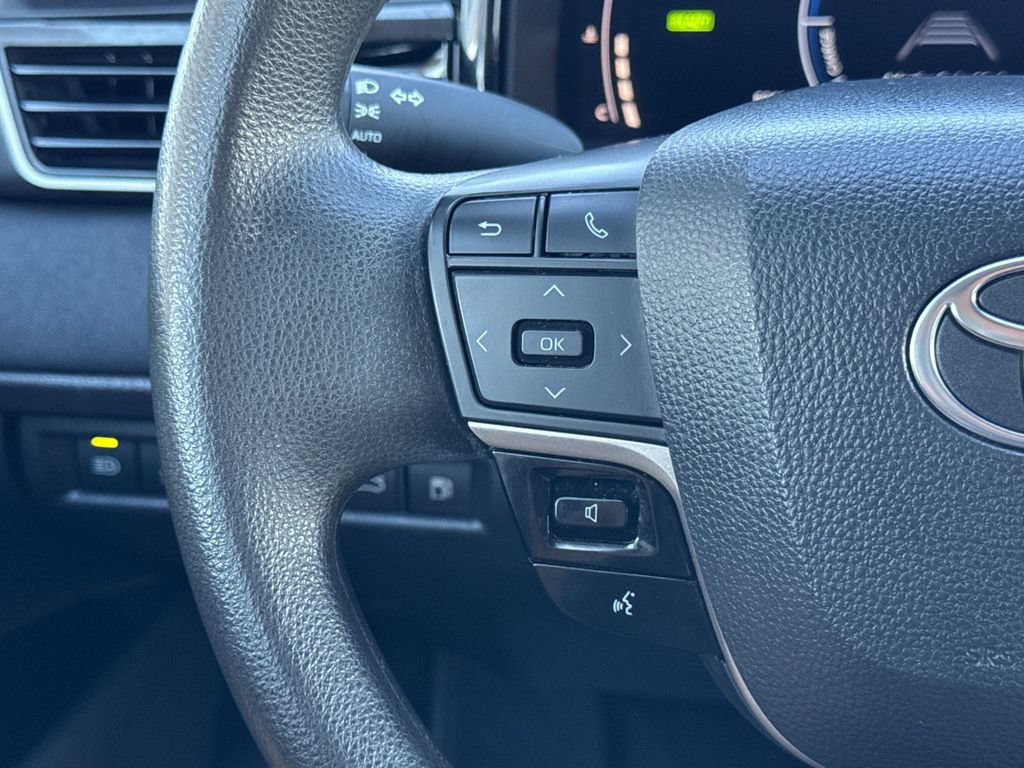 Used 2025 Toyota Camry LE FWD image 25
