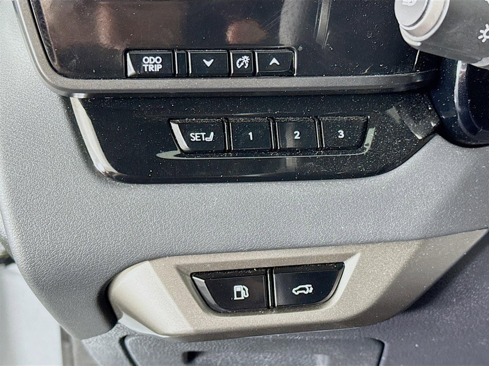 Used 2024 Lexus RX 500h F Sport w/ Convenience Package image 11