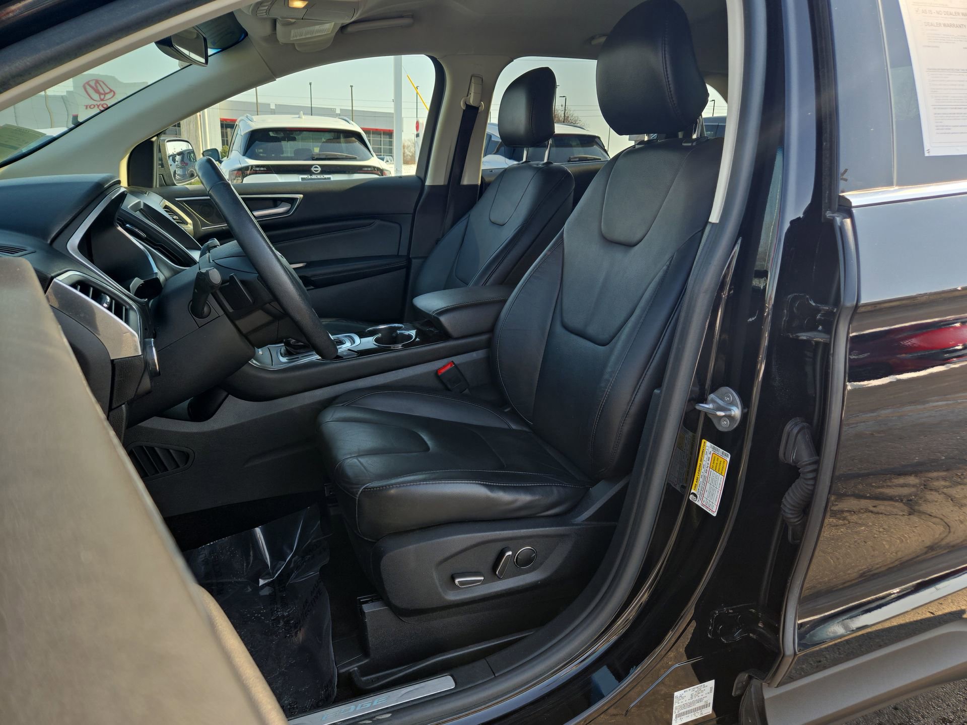 Used 2016 Ford Edge Titanium w/ Technology Package image 10